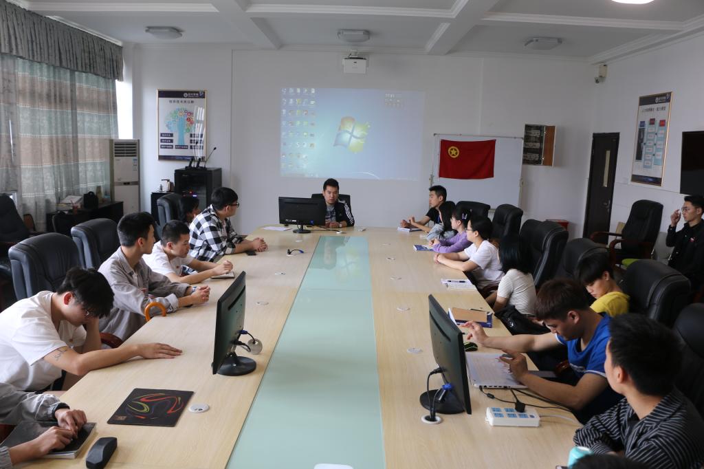 员工座谈会现场